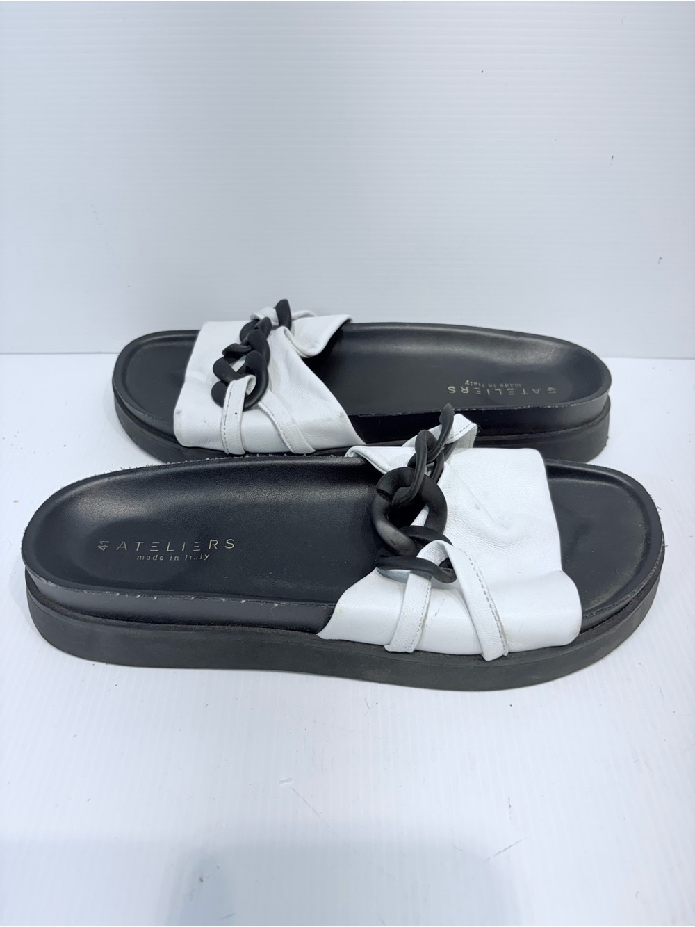 ARELIERS White Leather Slide Mules with Black Chain Detail - Women's Size 10